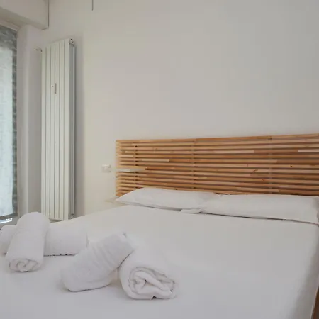 I-host - Cambiasi 8 Διαμέρισμα Μιλάνο