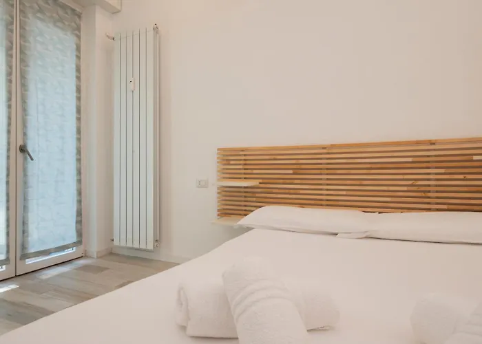 I-host - Cambiasi 8 Apartamento *